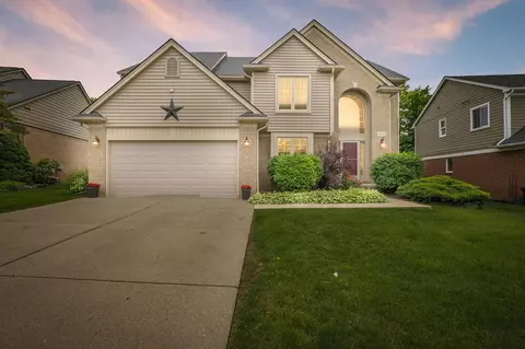 13033 Graefield Cir, Plymouth, MI 48170