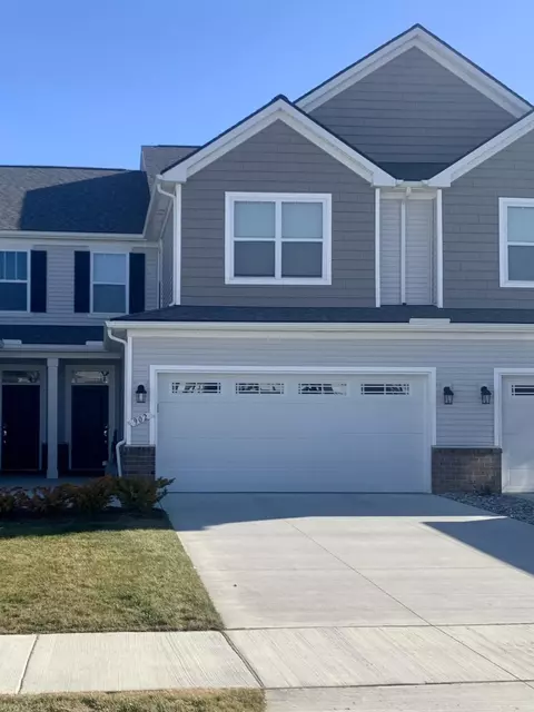 902 Salt Springs Dr, Saline, MI 48176