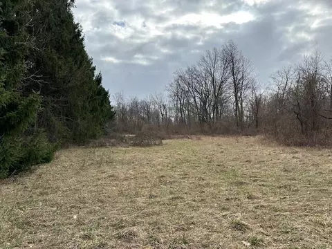 5026 Cuthbert Rd, White Lake, MI 48386