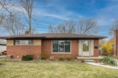 9125 Frederick St, Livonia, MI 48150