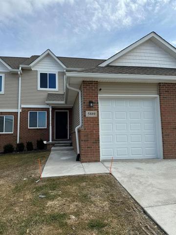 5889 Woodruff View Dr, Brighton, MI 48116 | 40 Photos - Movoto