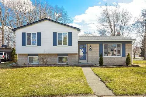 41312 N Central Dr, Sterling Heights, MI 48313