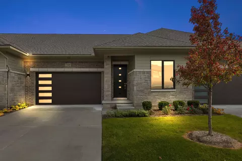 7489 Gramercy Cir UNIT WEST, West Bloomfield, MI 48322