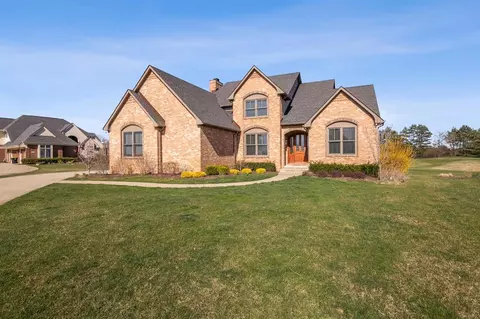 407 Prestwick Trl, Highland, MI 48357