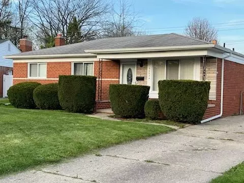 30034 Paul Ct, Warren, MI 48092