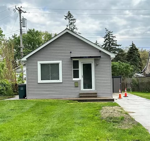 435 W Sonoma Ave, Hazel Park, MI 48030