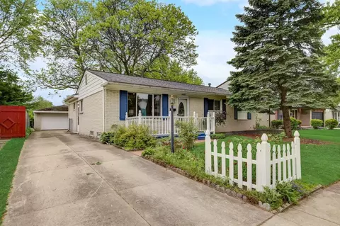38647 Milton St, Westland, MI 48186