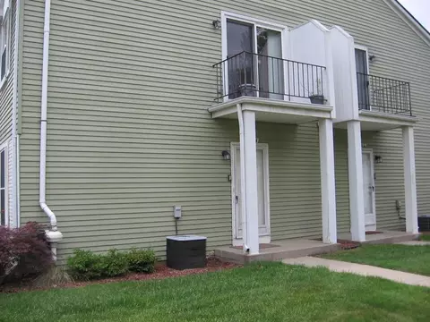 42504 Saratoga Rd, Canton, MI 48187