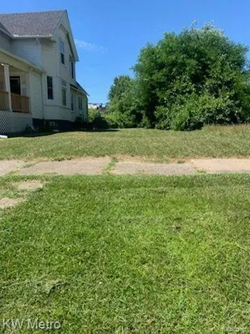 1427 Sheridan St, Detroit, MI 48214