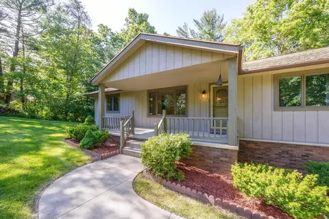 5211 Strawberry Lake Rd, Whitmore Lake, MI 48189