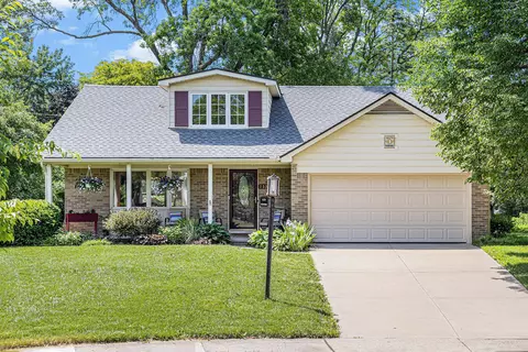 1532 Warwick Ct, Ann Arbor, MI 48103