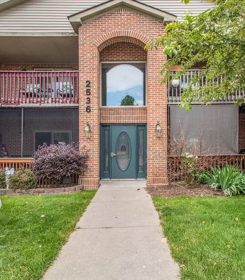 253 Eagles Circle Unit Cir #6, Ypsilanti, MI 48197