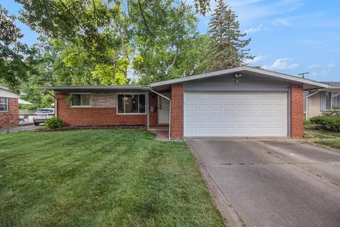 9487 Bassett St, Livonia, MI 48150