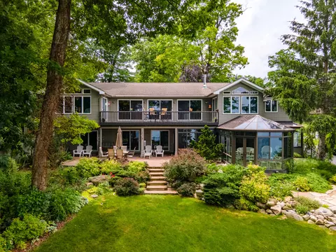 6559 Softshell Dr, Waterloo, MI 49240