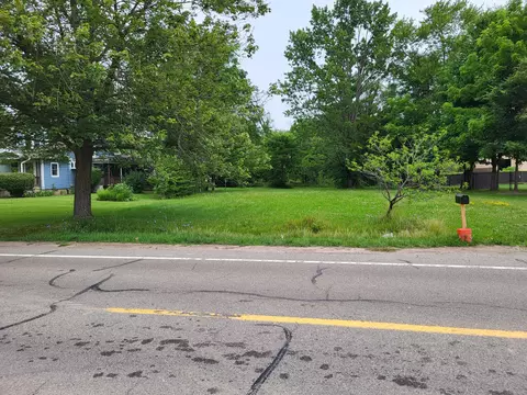 1053 Savage Rd, Belleville, MI 48111