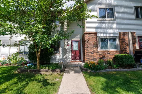 7220 Bluewater Dr UNIT VILLAGE, Of Clarkston, MI 48348