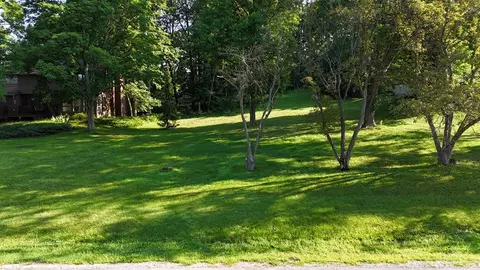 Midway Drive, Ann Arbor, MI 48103
