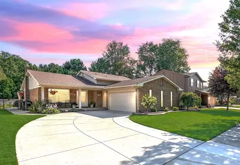 14256 Balmoral St, Riverview, MI 48193