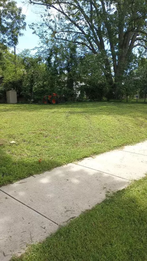 759 Kalamazoo St, South Haven, MI 49090