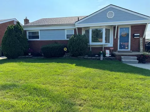 15466 Drake St, Southgate, MI 48195