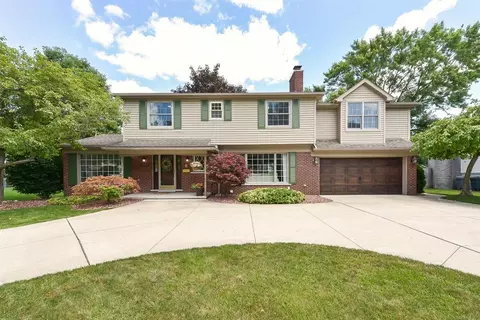 18718 Golfview St, Livonia, MI 48152