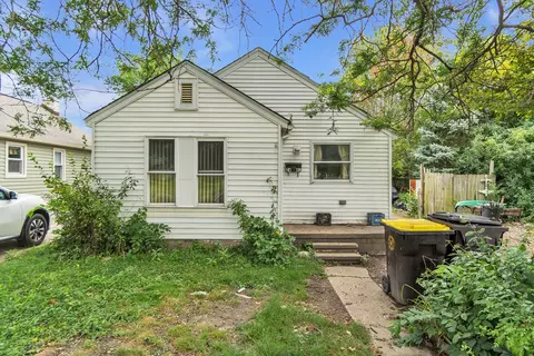2463 Dickinson St, Trenton, MI 48183