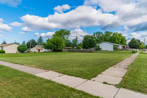 2217 Lakeview Ave, Ypsilanti, MI 48198
