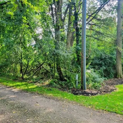 2401 Lochaven Rd, West Bloomfield, MI 48324