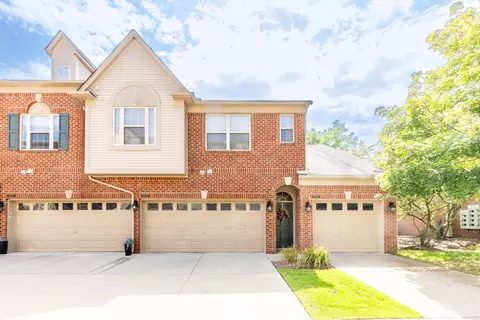 39504 Rockcrest Ln, Northville, MI 48168