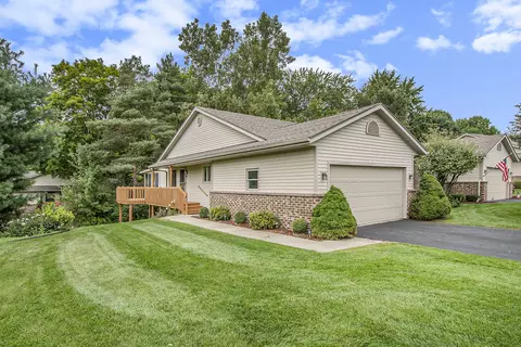 981 Country Gdns NW, Walker, MI 49534