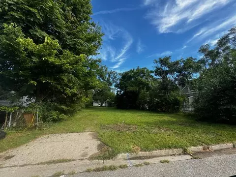 1039 Parkwood Ave, Ypsilanti, MI 48198