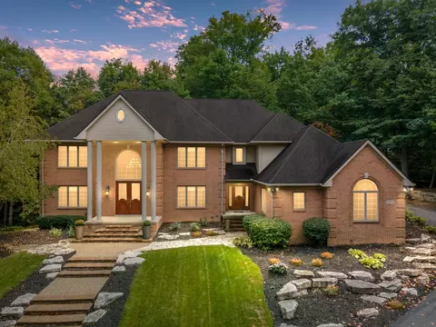 12714 Rolston Dr, Plymouth, MI 48170