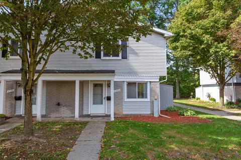 41294 N Woodbury Green Dr UNIT VAN, Buren, MI 48111