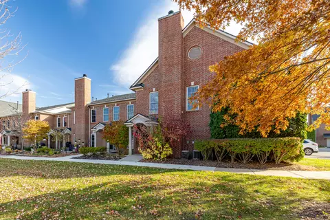 5678 Hampshire Ln, Pittsfield, MI 48197
