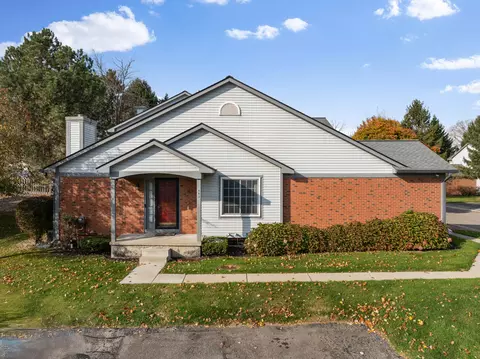 463 Winwood Cir UNIT WALLED, Walled Lake, MI 48390