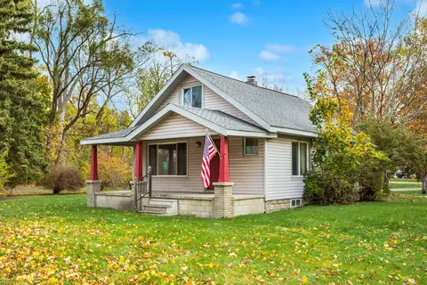 1213 Desiax Ave, Bloomfield Township, MI 48302