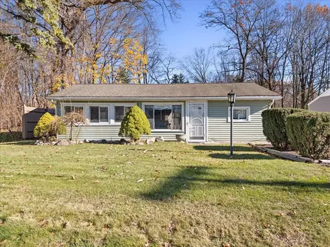 1713 S Hughes Rd, Genoa, MI 48114