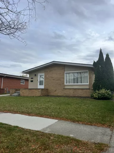 14471 Manhattan St, Oak Park, MI 48237