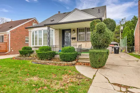 24433 Elmira St, Redford, MI 48239