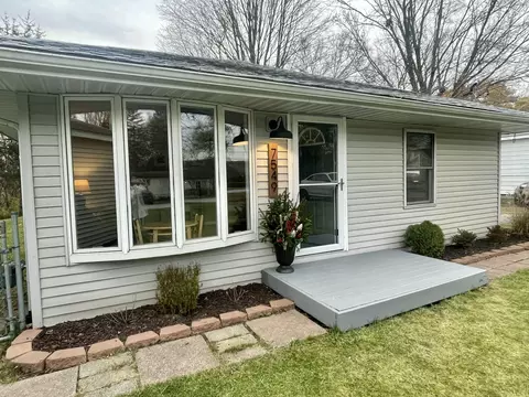 7549 Ore Lake Rd, Brighton, MI 48116