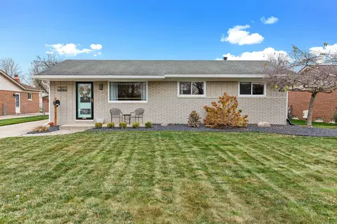 7025 Willow Creek Dr, Canton, MI 48187
