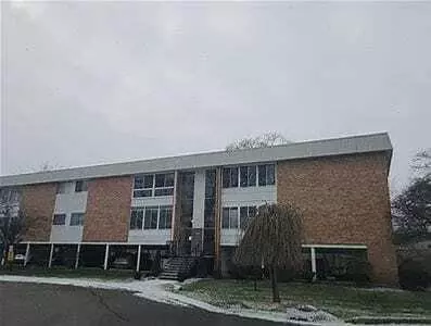 32080 Grand River Avenue Unit Ave #81, Farmington, MI 48336