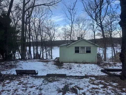 396 Highland Rd, Sylvan, MI 48118