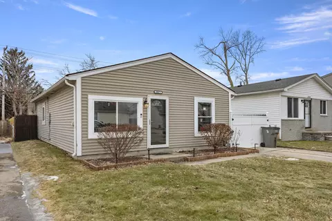 20472 Nicke St, Clinton Township, MI 48035