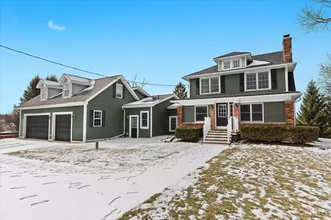 9950 Oak Pointe Ln, Northville, MI 48167