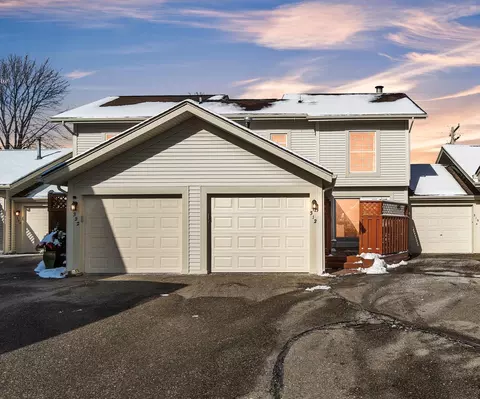 312 Ann Arbor Trail Ct, Plymouth, MI 48170