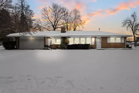 1004 Red Mill Dr, Tecumseh, MI 49286