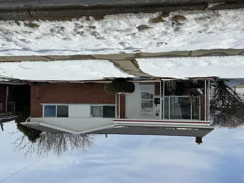 27312 Terrell St, Dearborn Heights, MI 48127
