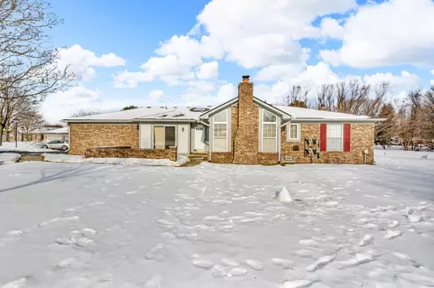 48704 Sundance Ct, Shelby Township, MI 48315