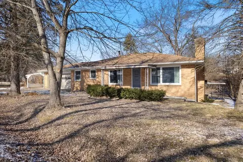 2406 Valley Dr, Ypsilanti, MI 48197